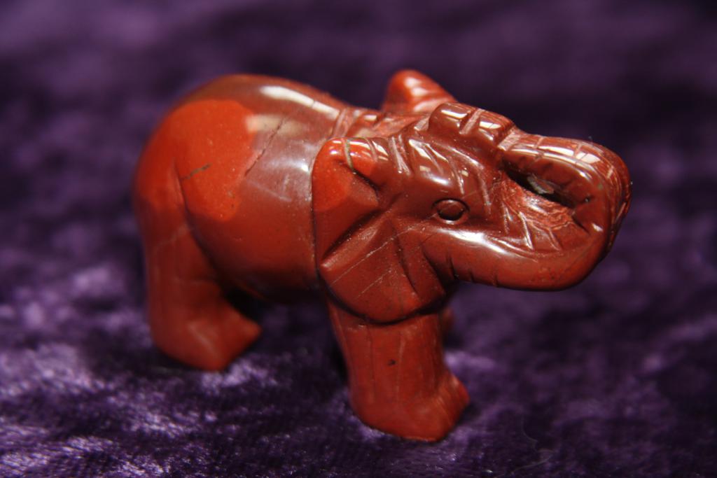 Figurine - Elephant - Red Jasper - 50mm - Click Image to Close