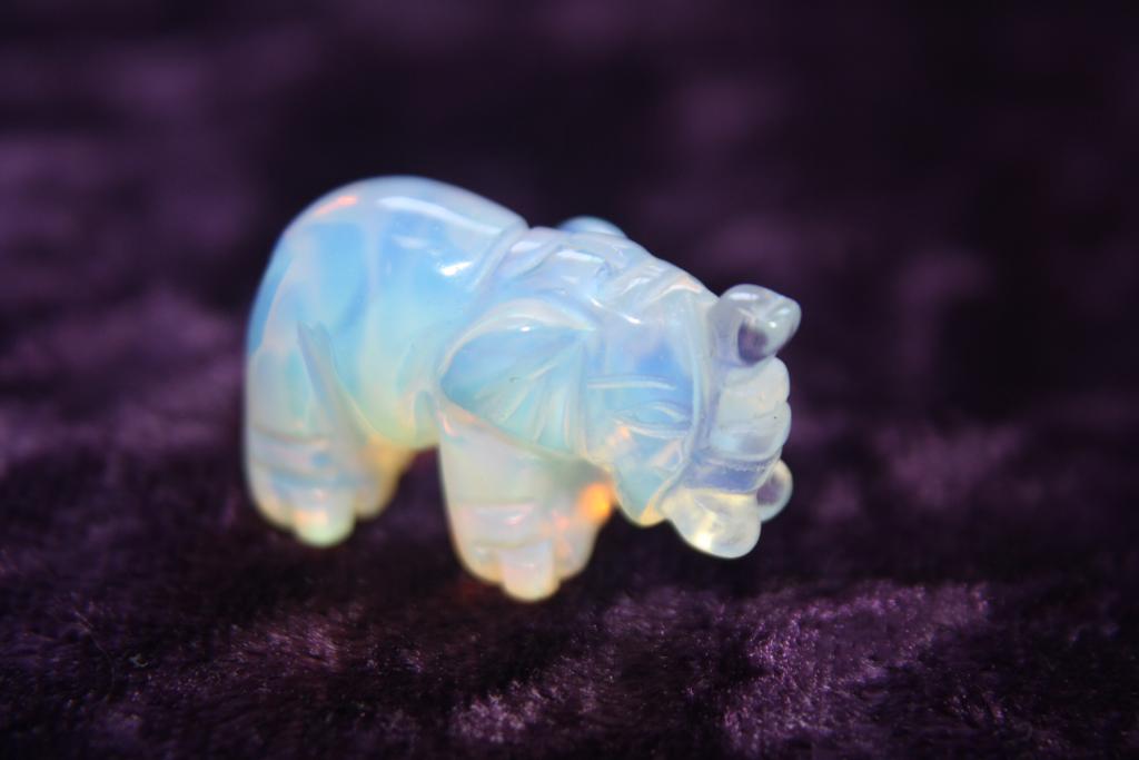 Figurine - Elephant - Opalite - 25mm - Click Image to Close